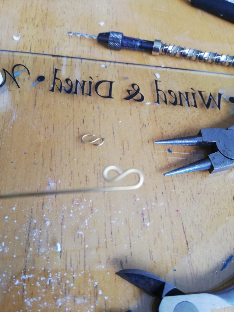 making s-hooks out of copper wire