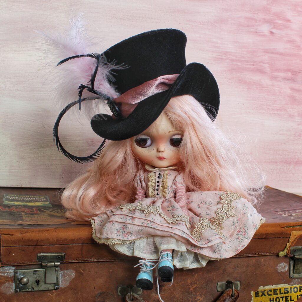 custom blythe in a velvet top hat